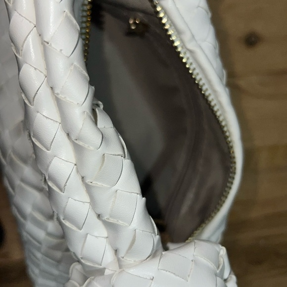 White Handbag - Picture 3 of 3